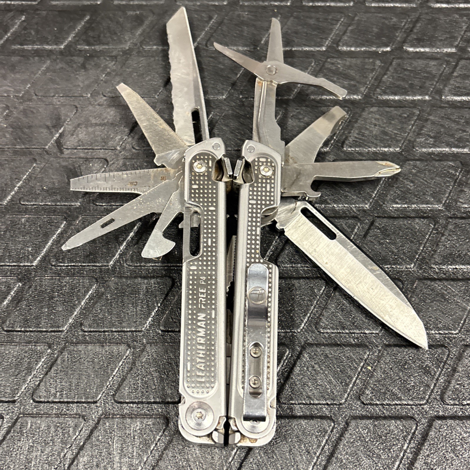 Leatherman Free P4 One Hand Opening Multi Tool Retired Rare Nice Condition