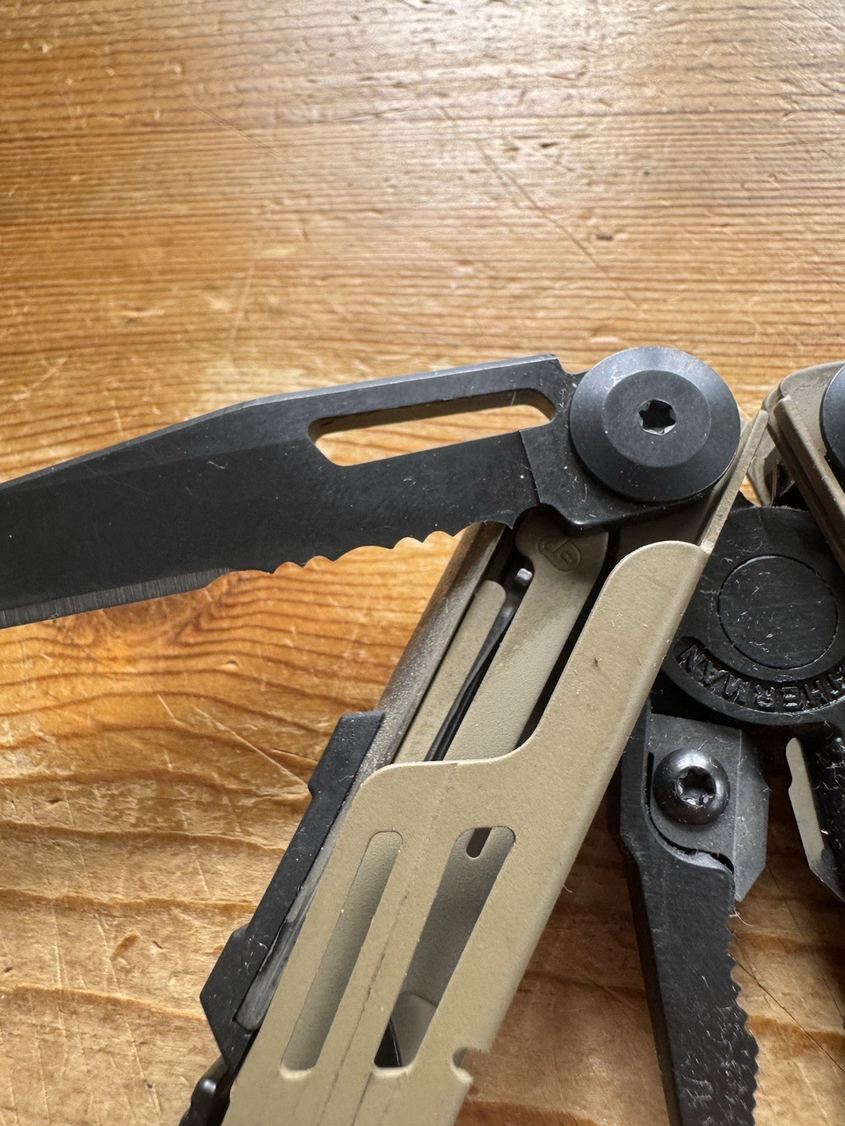Leatherman Signal Multitool Coyote Tan Black Oxide – Factory Replacement NEW