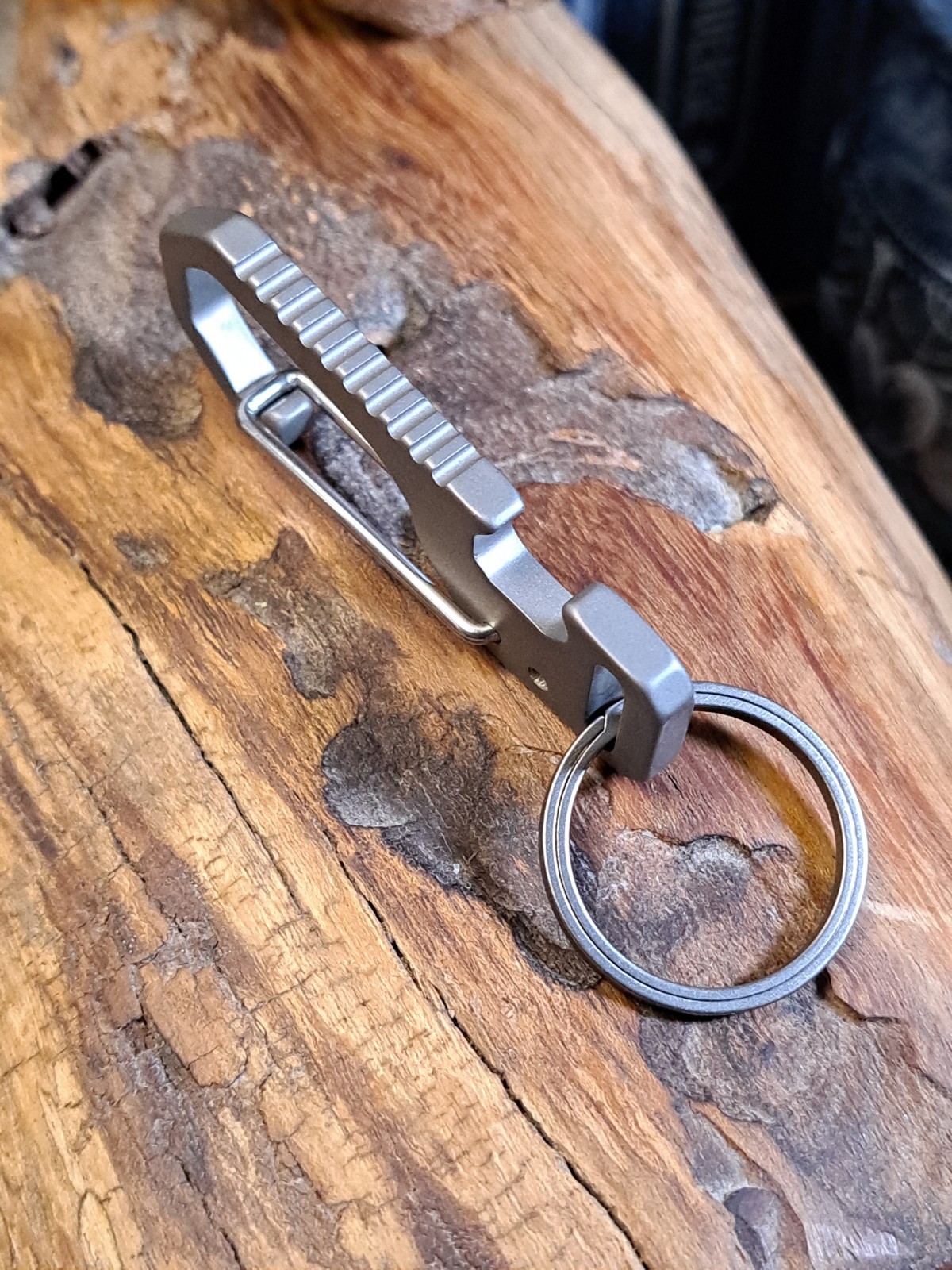 Hiking Series Pro Titanium Carabiner Keychain Multi-Tool