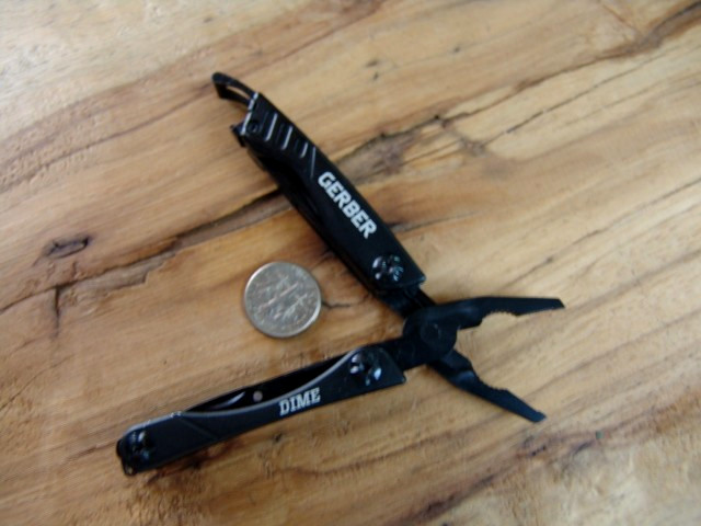 GERBER-CENTER DRIVE-MULTI PLIER-w/GERBER DIME-GERBER CASE-STAINLESS & BLK-EXCLNT