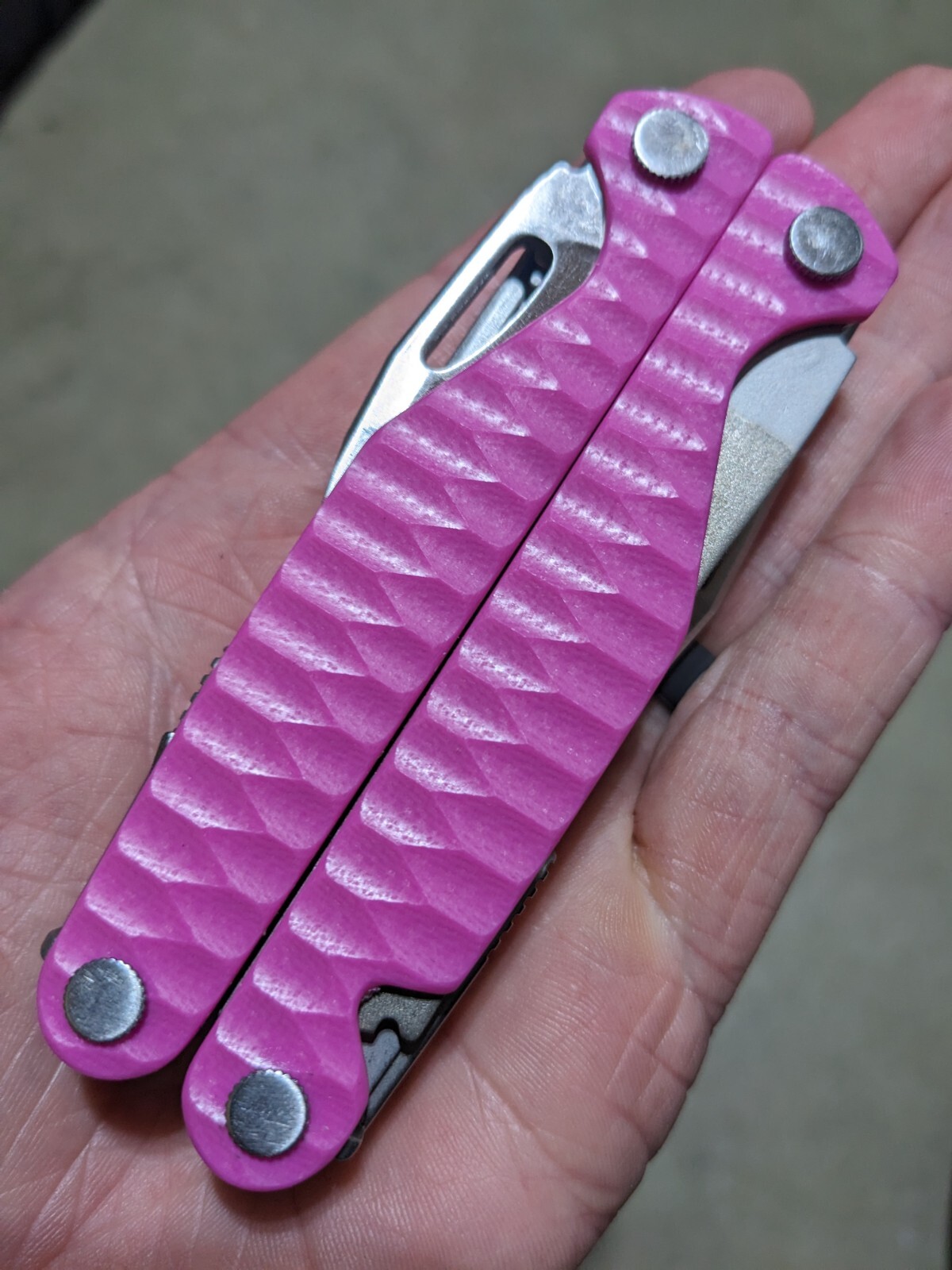 Leatherman Charge G10 Scales – Bubblegum Pink- SCALES ONLY