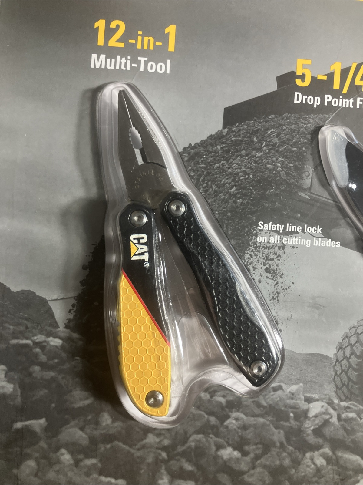 CAT, Multi-Tool, Knife & Flashlight Utility Compact Set | Camping Sports