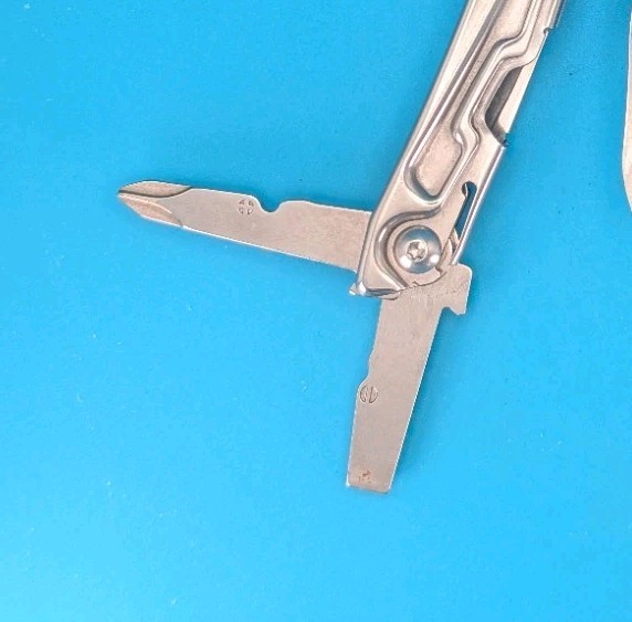 Leatherman Rev 3.8″ Multi-Tool, Stainless!
