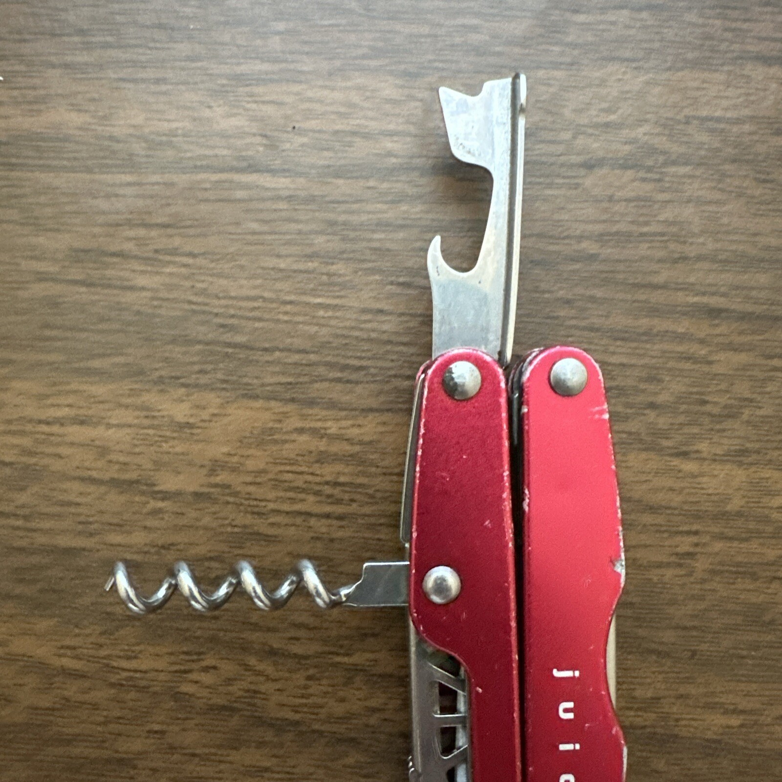 Retired Red Gen 1 Pat pending Leatherman Juice C2 Multitool w/nylon pouch.