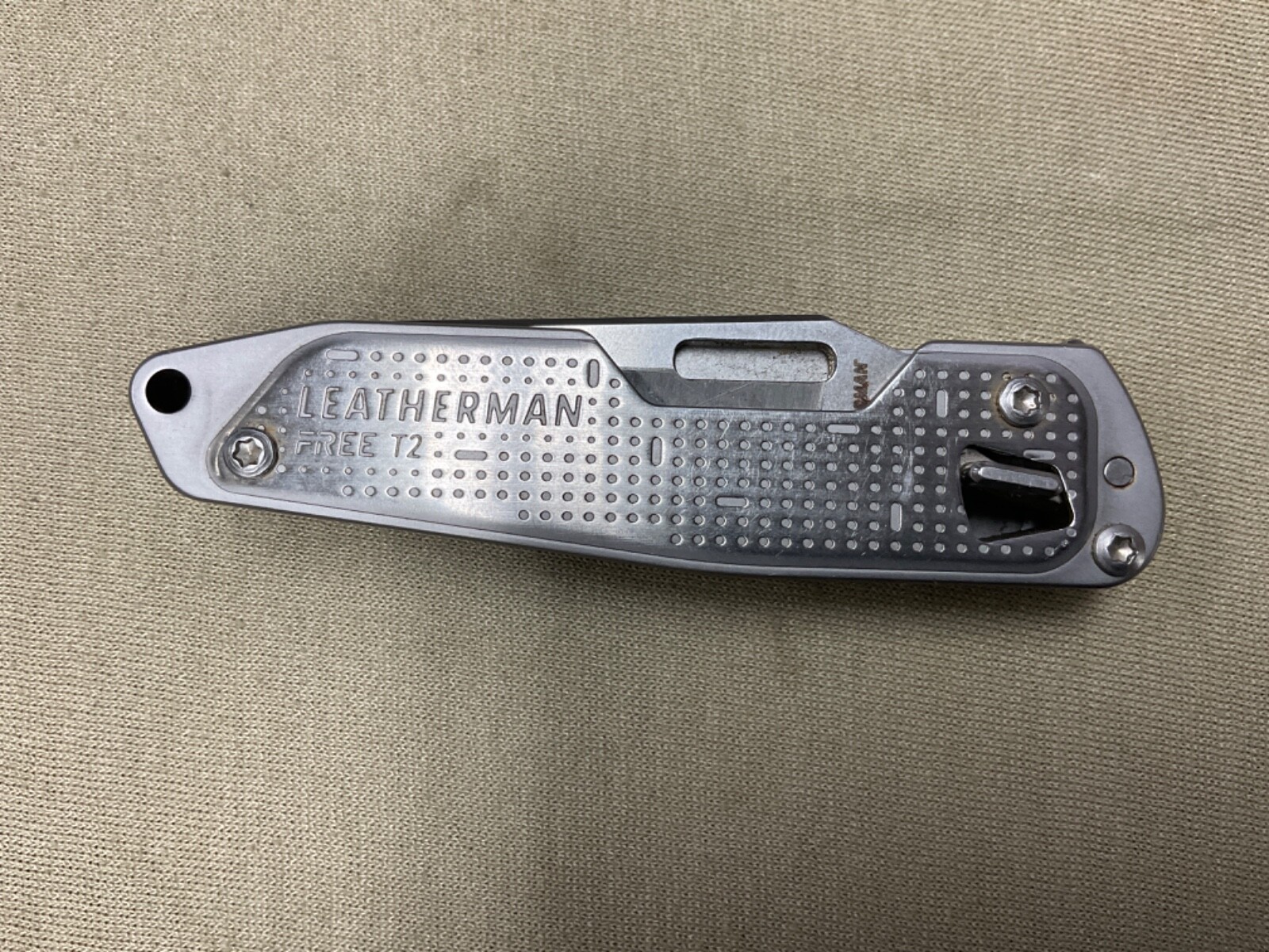 LEATHERMAN ‘FREE T2’ POCKETKNIFE MULTI-TOOL (MADE IN THE USA)