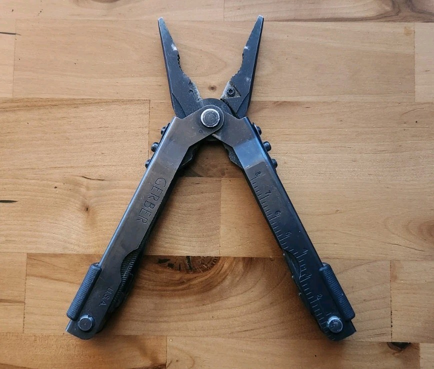 Gerber MP600 Multi-Tool Multi-Plier Black Oxide – Great Condition – B33