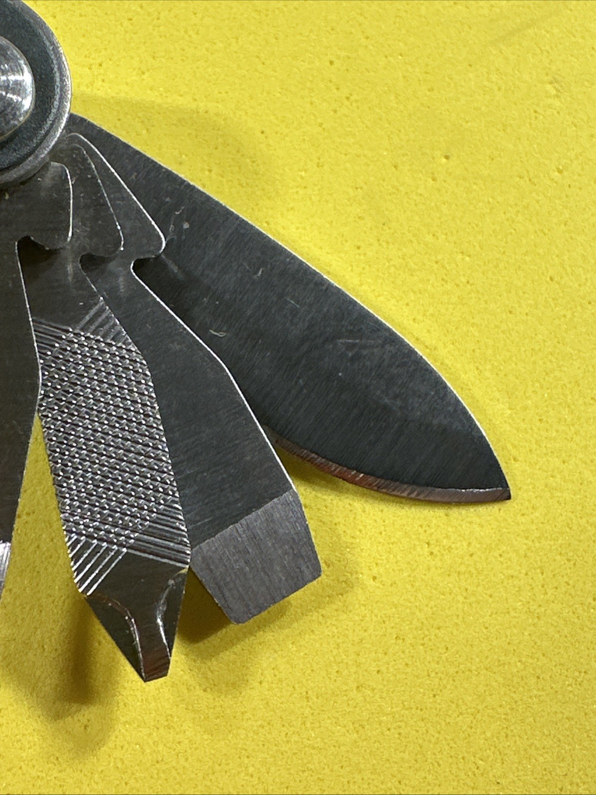 Gerber Curve multi-tool, silver and gray