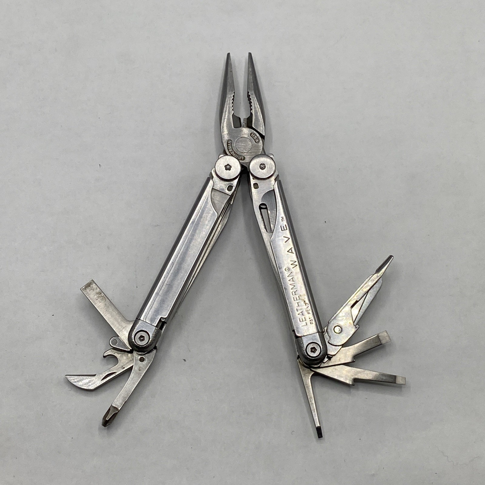 Leatherman Wave Multi Tool – Silver *Retired** **Stamp Date 09/98 & 11/98**
