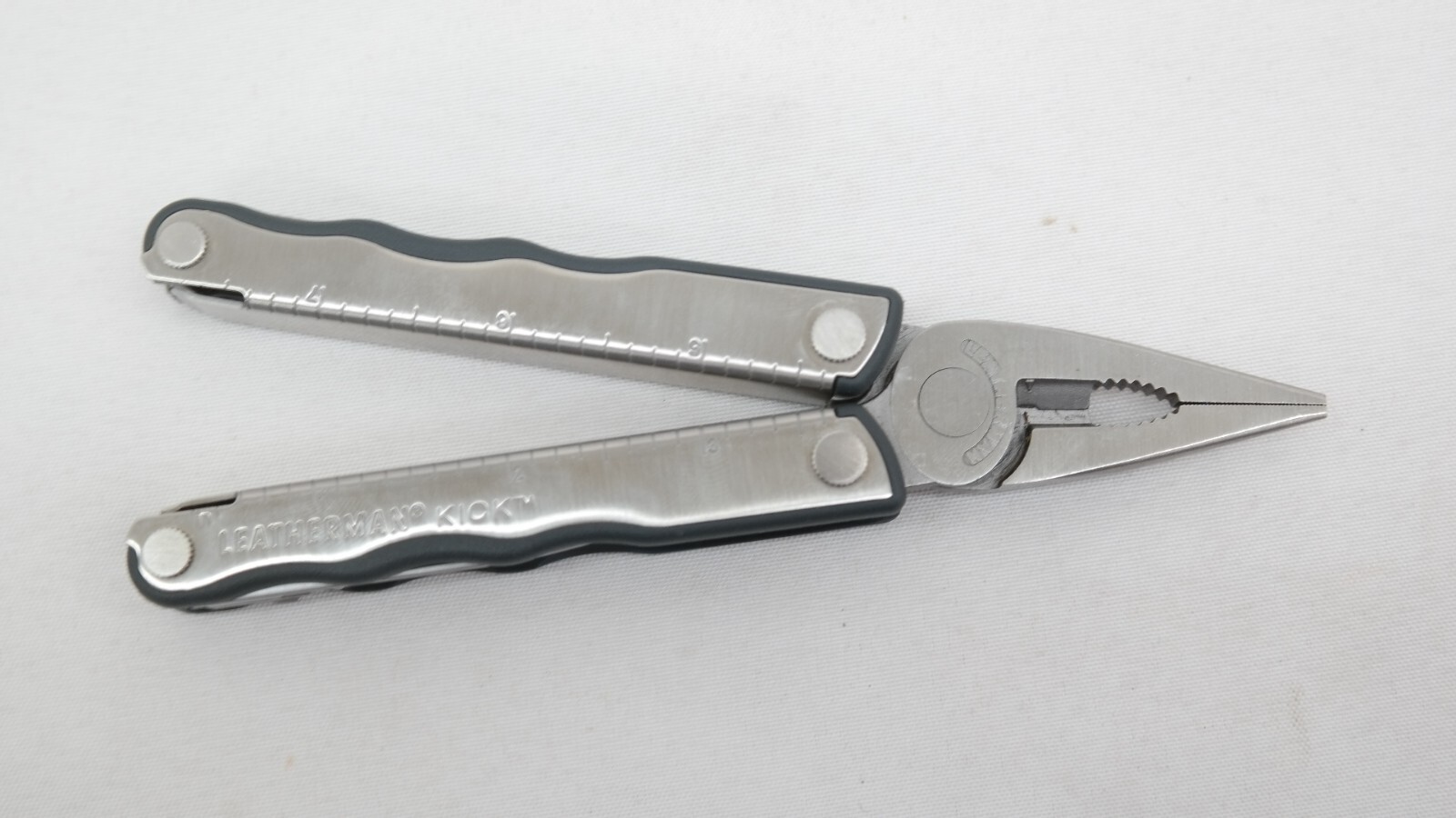 Leatherman Kick Multi-Tool, Retired, w/ Leather Sheath – Collectible TF