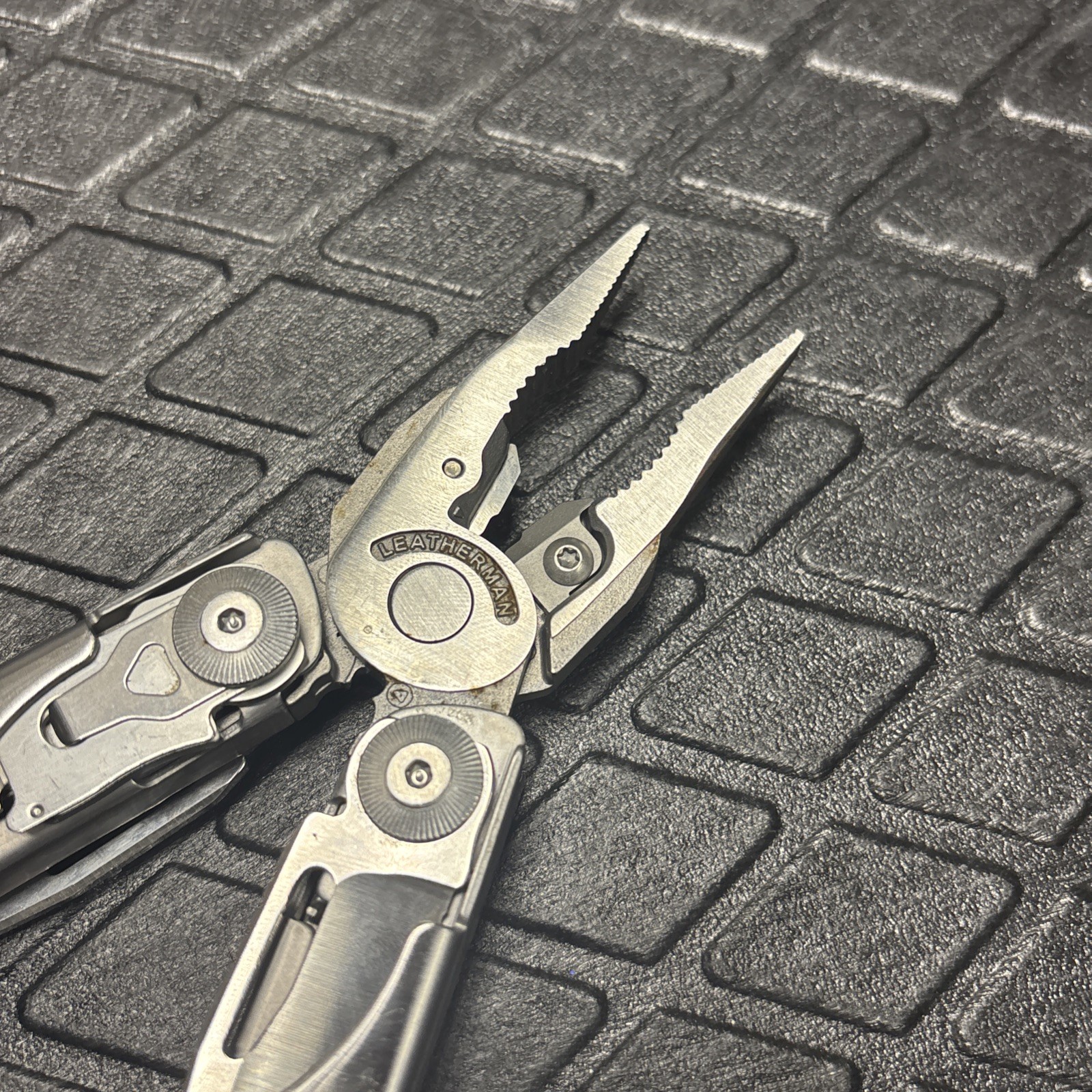 Leatherman Surge Multi-Tool