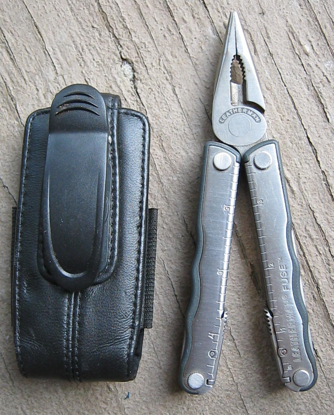LEATHERMAN FUSE STAINLESS STEEL MULTITOOL ADVERTISING “METSO” W/BLACKBERRY POUCH