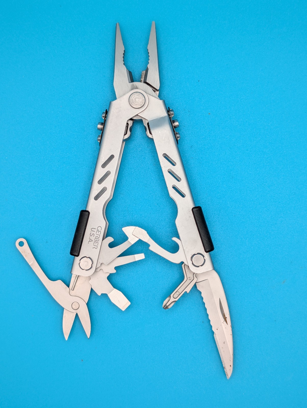 Gerber MP400 Compact Multitool Stainless Steel! With Sheath!