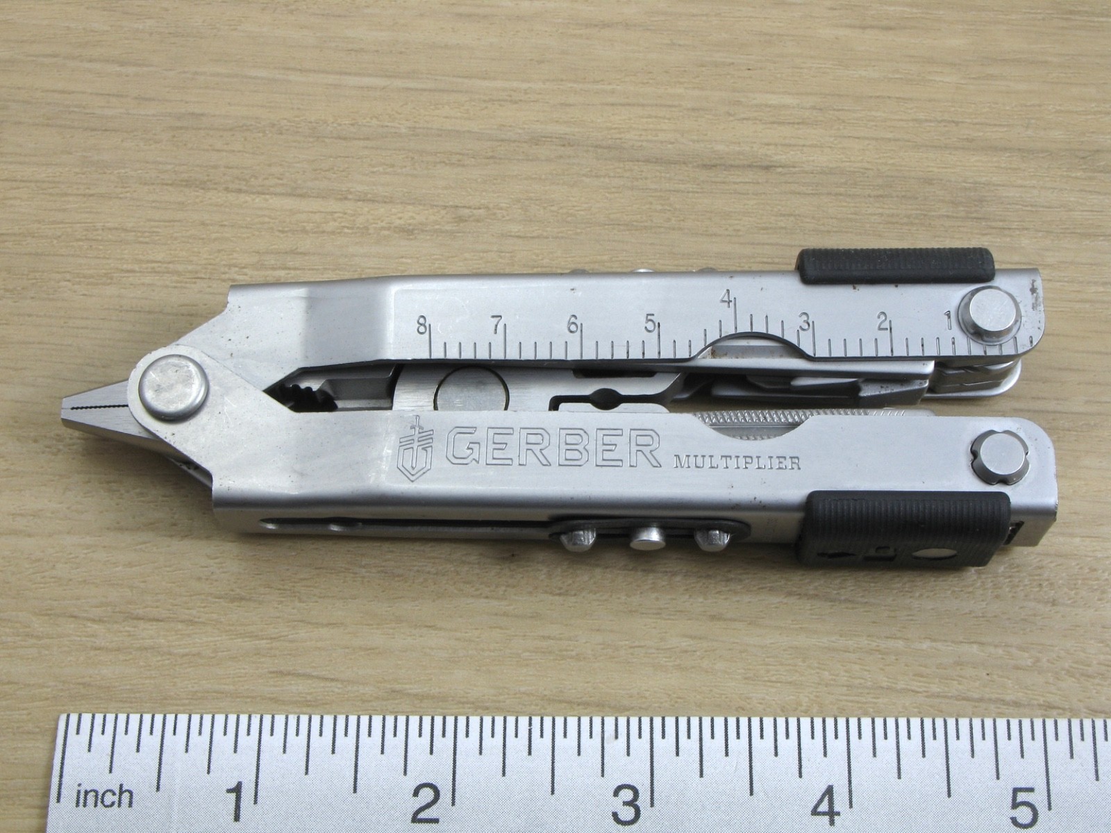 Gerber MP600 Basic Multi-Tool, Needlenose Pliers, Knife, Stainless, USA