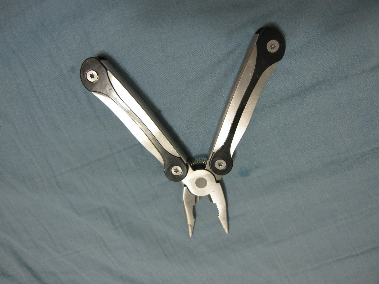 Multi Tool Folding Pocket Knife