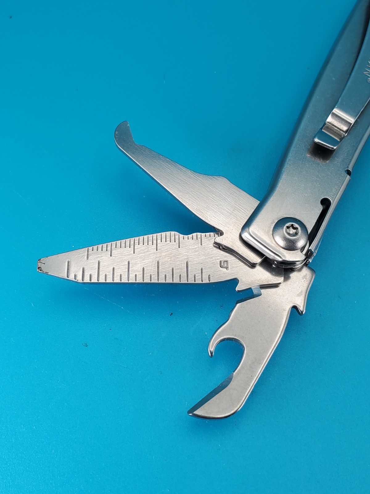 Leatherman Rev 3.8″ Multi-Tool, Stainless!