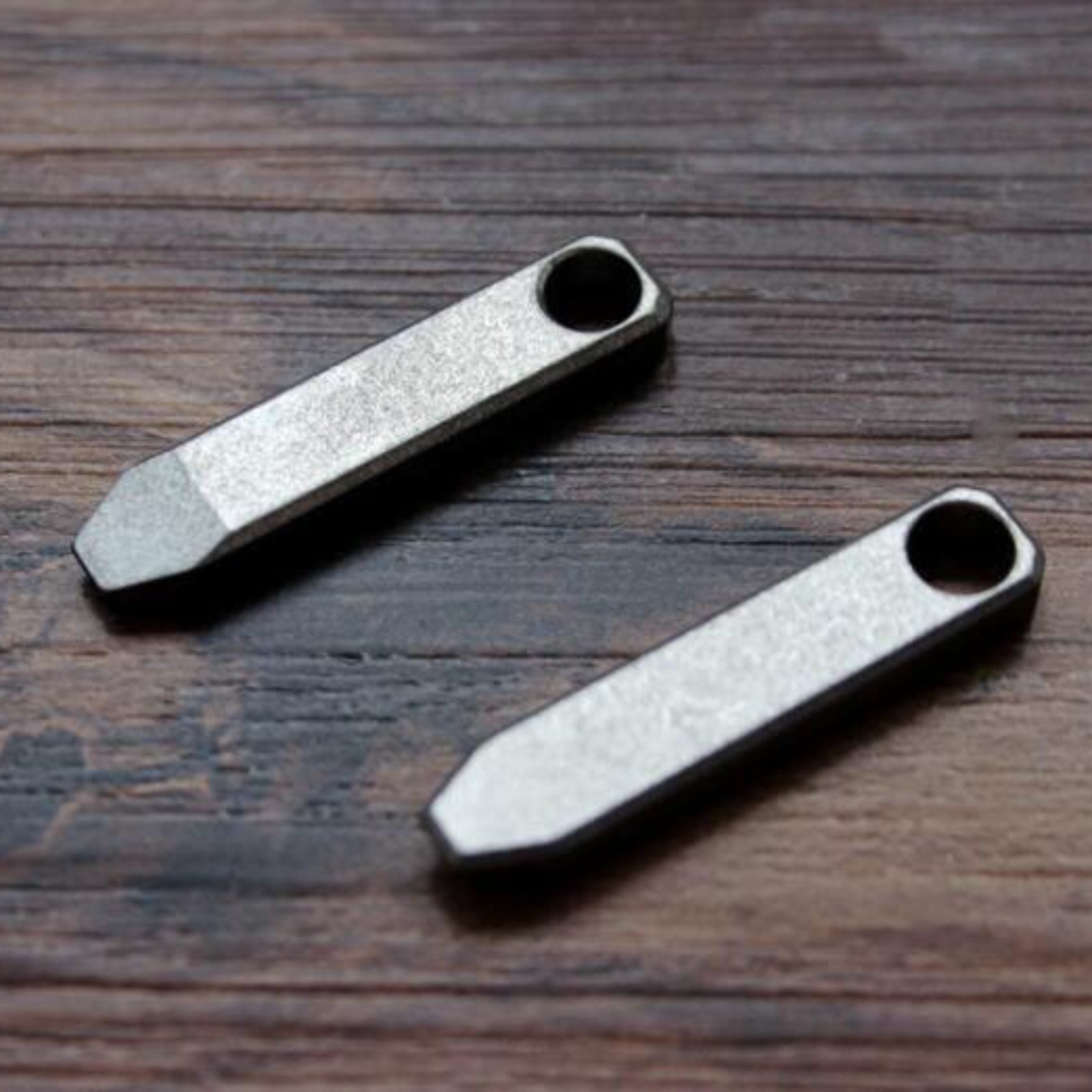 Titanium Pry Bar Pendant Crowbar Bottle Opener Keychain Outdoor EDC Multi Too