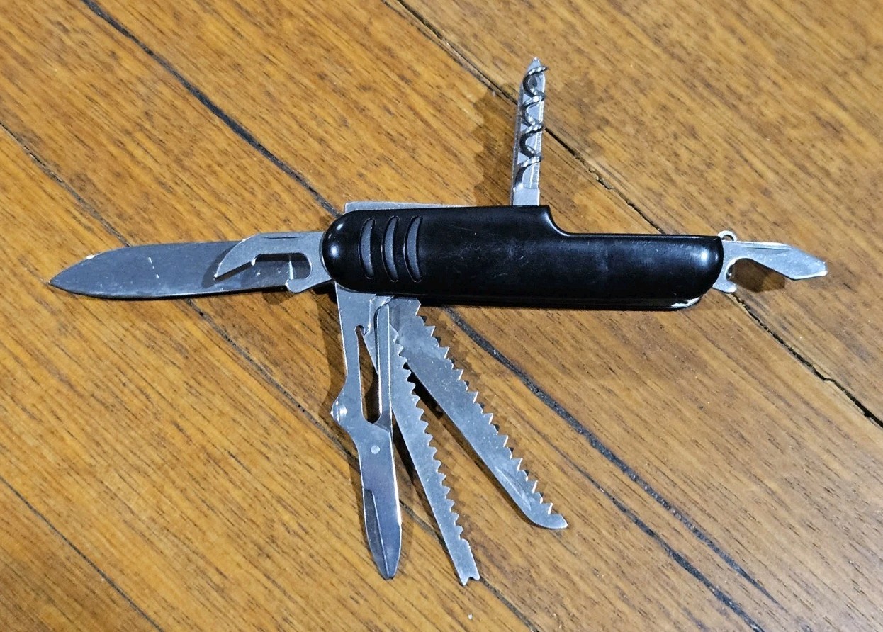 Lot of 2 Multi Tools – WILDTRAK Swiss Army Style Knife & WORKZONE Multi-Function