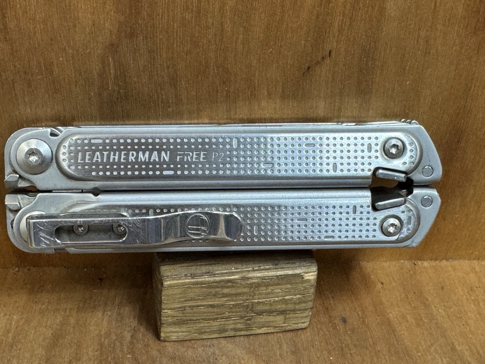 LEATHERMAN FREE P2 W/Sheath Multi Tool Retired Rare USA EXCELLENT!