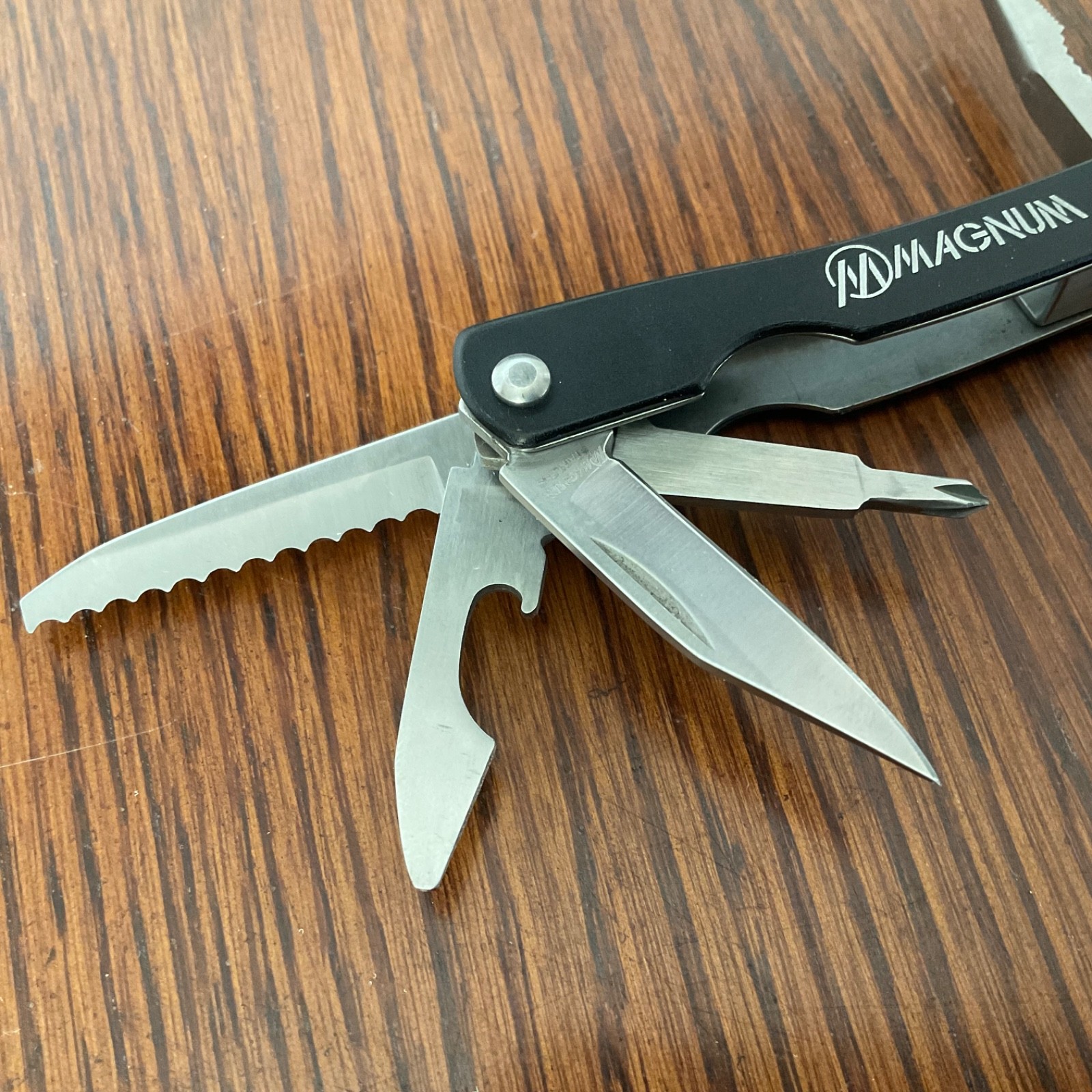 Magnum (Boker) Mini Multitool with keyring and pouch 09B02018