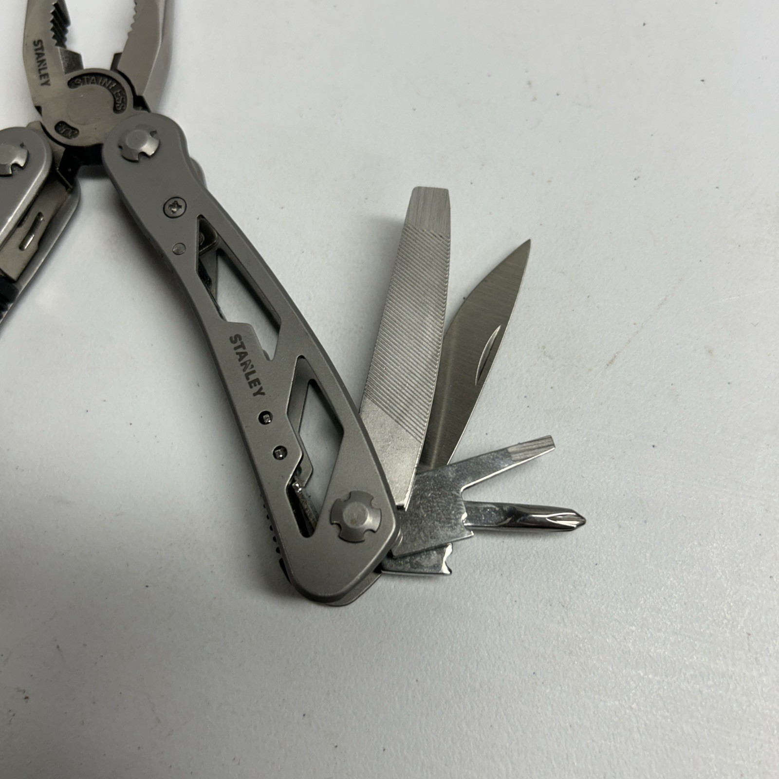 Stanley 12-in-1 Multi-Tool, Stainless, CR2