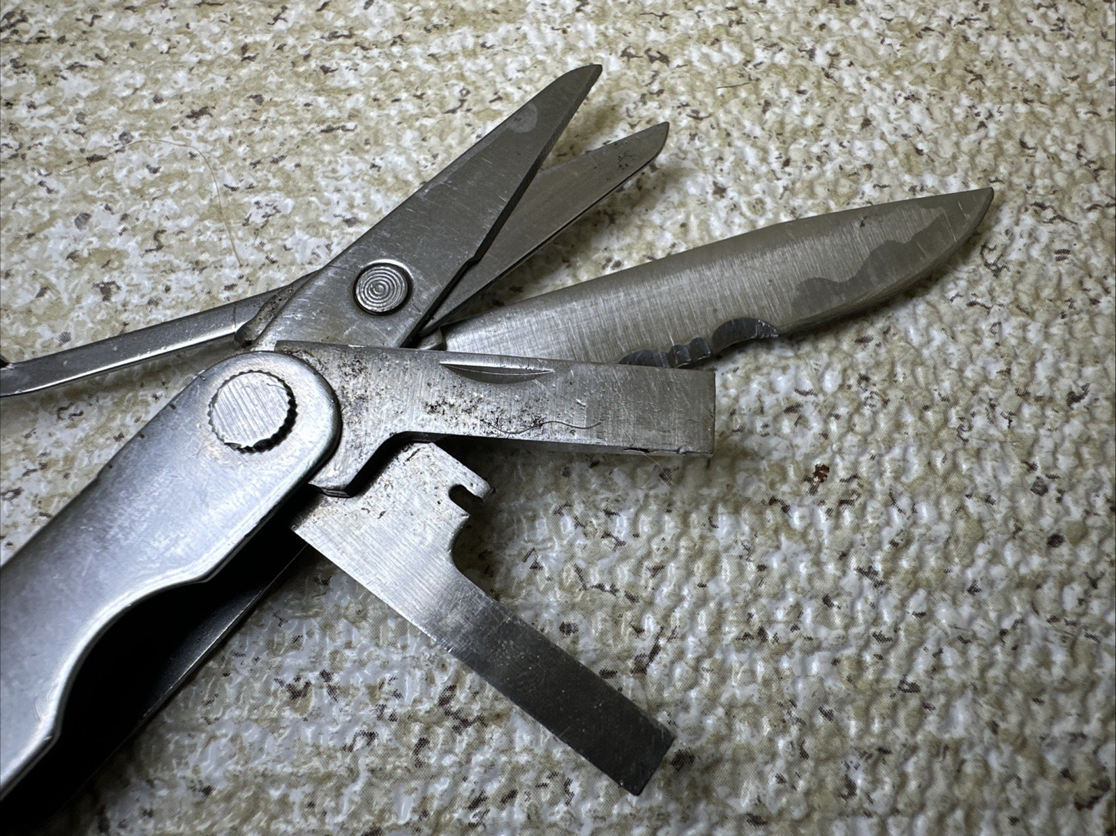 VTG Original Leatherman Multi Tool W/Original Leatherman Sheath “0696” Read Desc