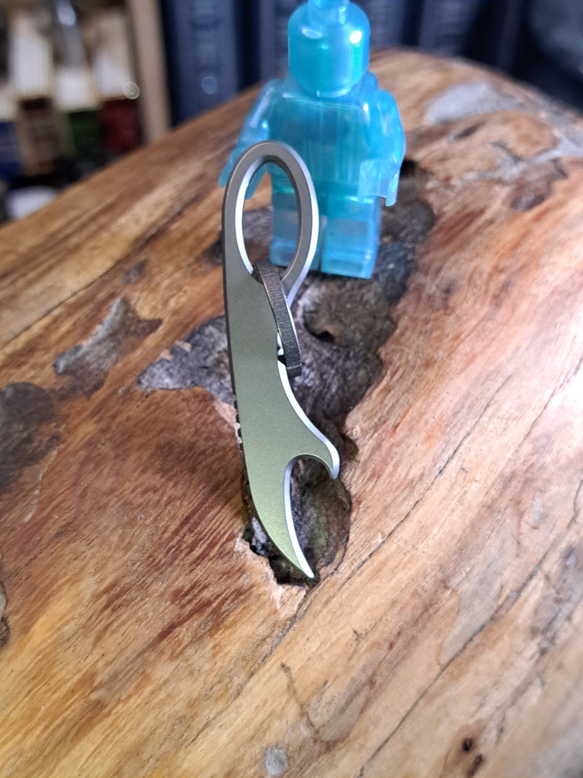MINIMALIST TITANIUM KEYCHAIN CLAW BOTTLE OPENER