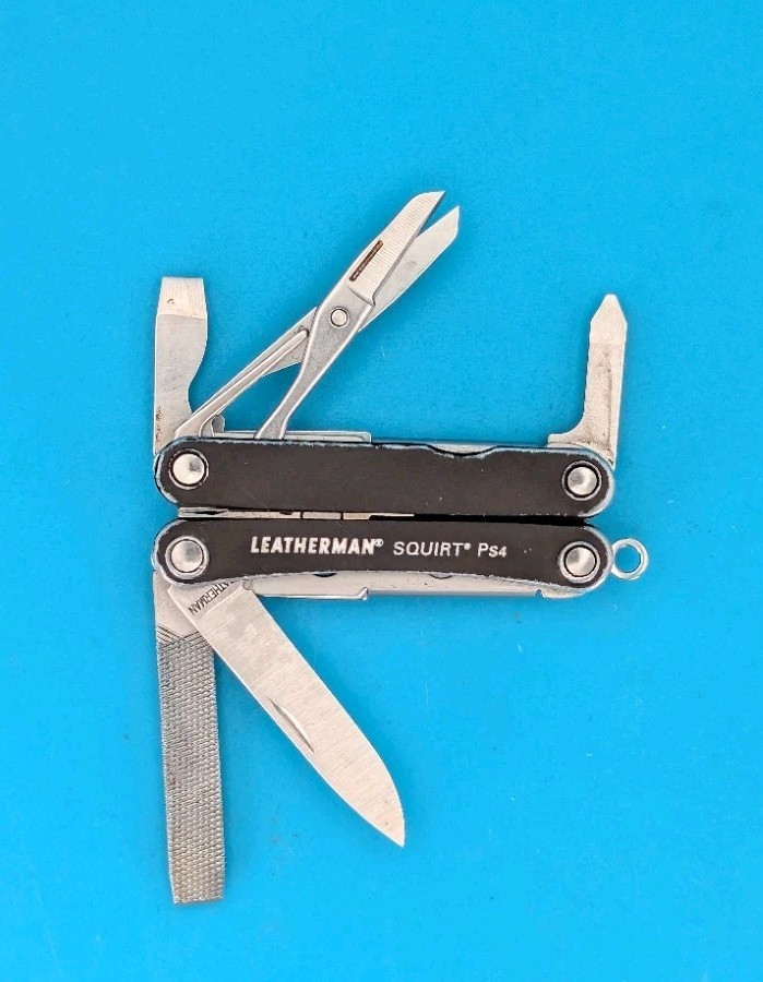 Leatherman SQUIRT PS4 Multi-Tool With Pliers Scissors Knife BLACK!