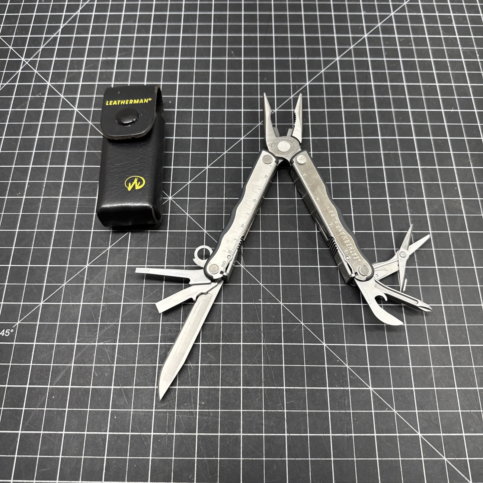 Leatherman Fuse Multi Tool with Case – Tools Lightly Used H2