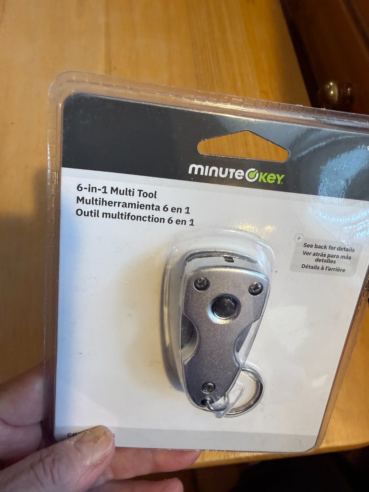 6 in 1 MultiTool Screw Driver Bottle Opener Flashlight Auto Key Chain Minute Key
