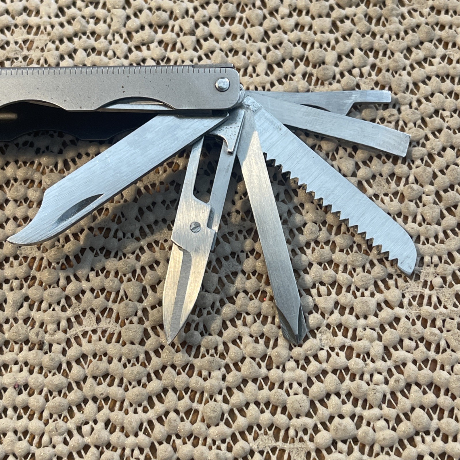 COAST MICRO TOOLBOX – Mutli Tool Knife Scissors File Bottle Opener Screwdriver