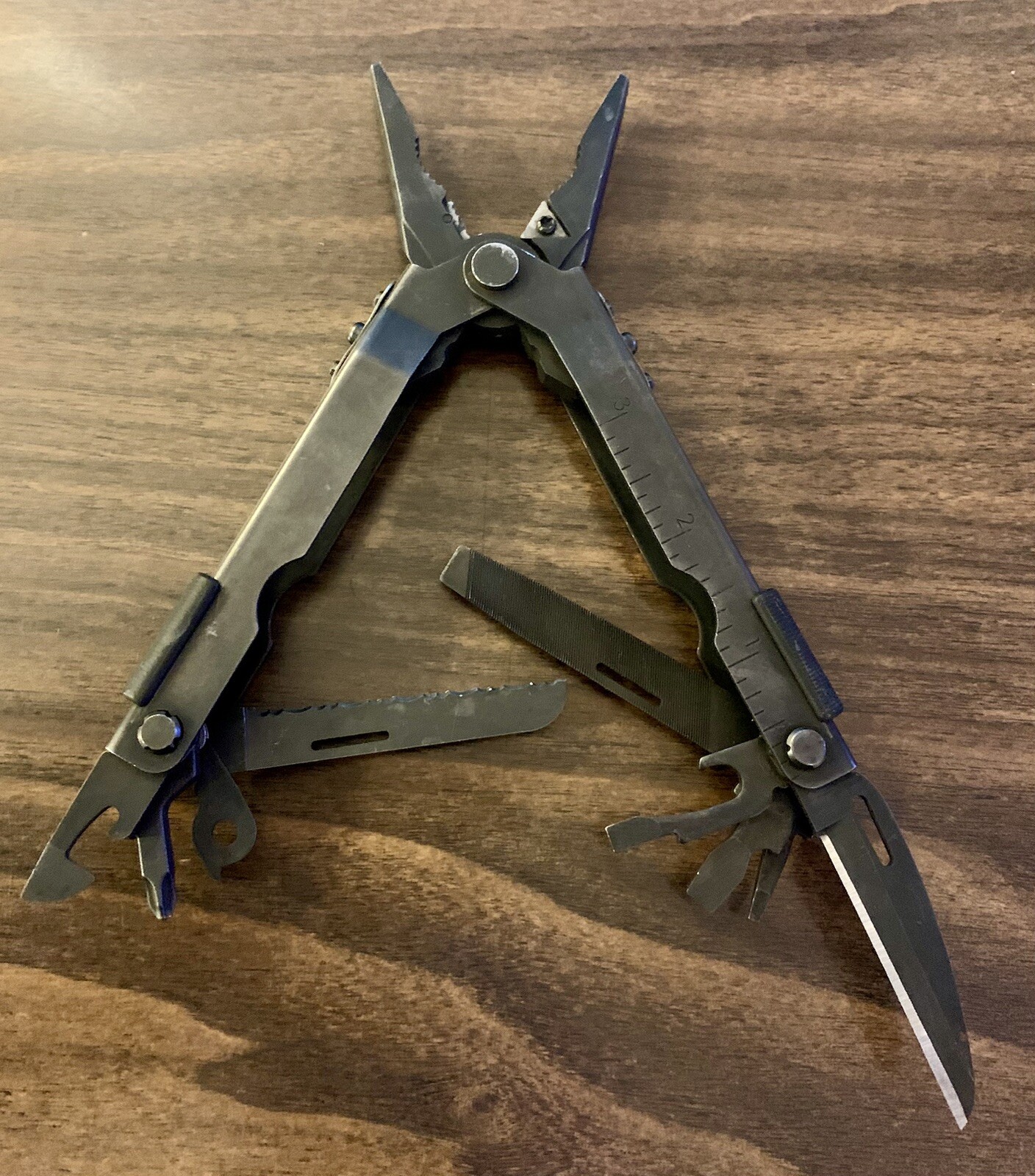 Gerber MP600 Black Oxide Multi-Tool Needle Nose Pliers Carbide Cutters Knife