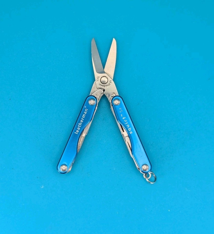 Leatherman Squirt S4 Multi-Tool, Key Ring, Retired, BLUE!