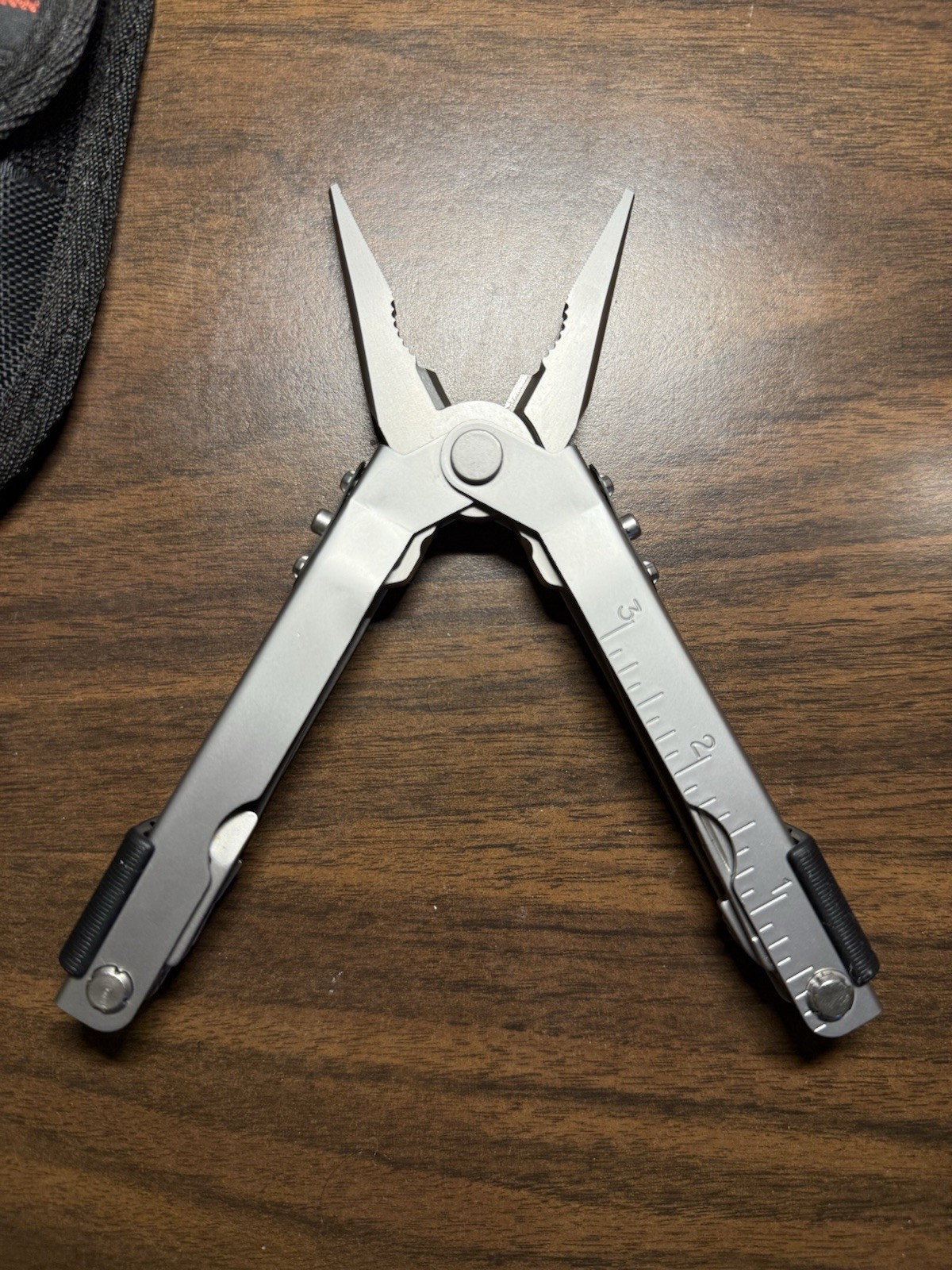 GERBER LEGENDARY BLADES USA MULTITOOL MP600 W/ SHEATH AND BITS