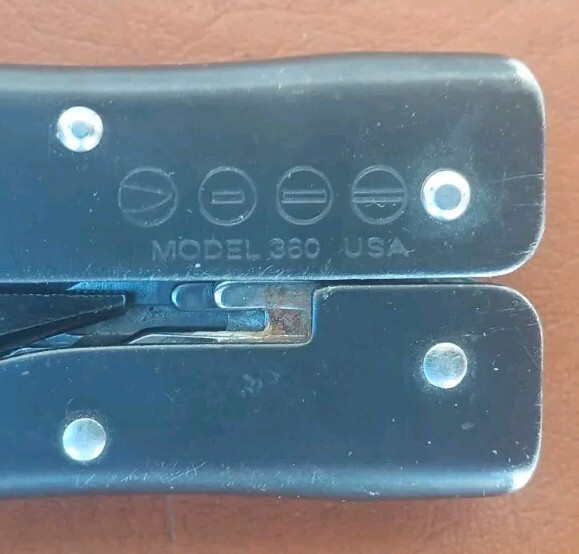 Vintage Buck Knives Bucktool Black Finish 360 model 1990’s Parts Or Not Working