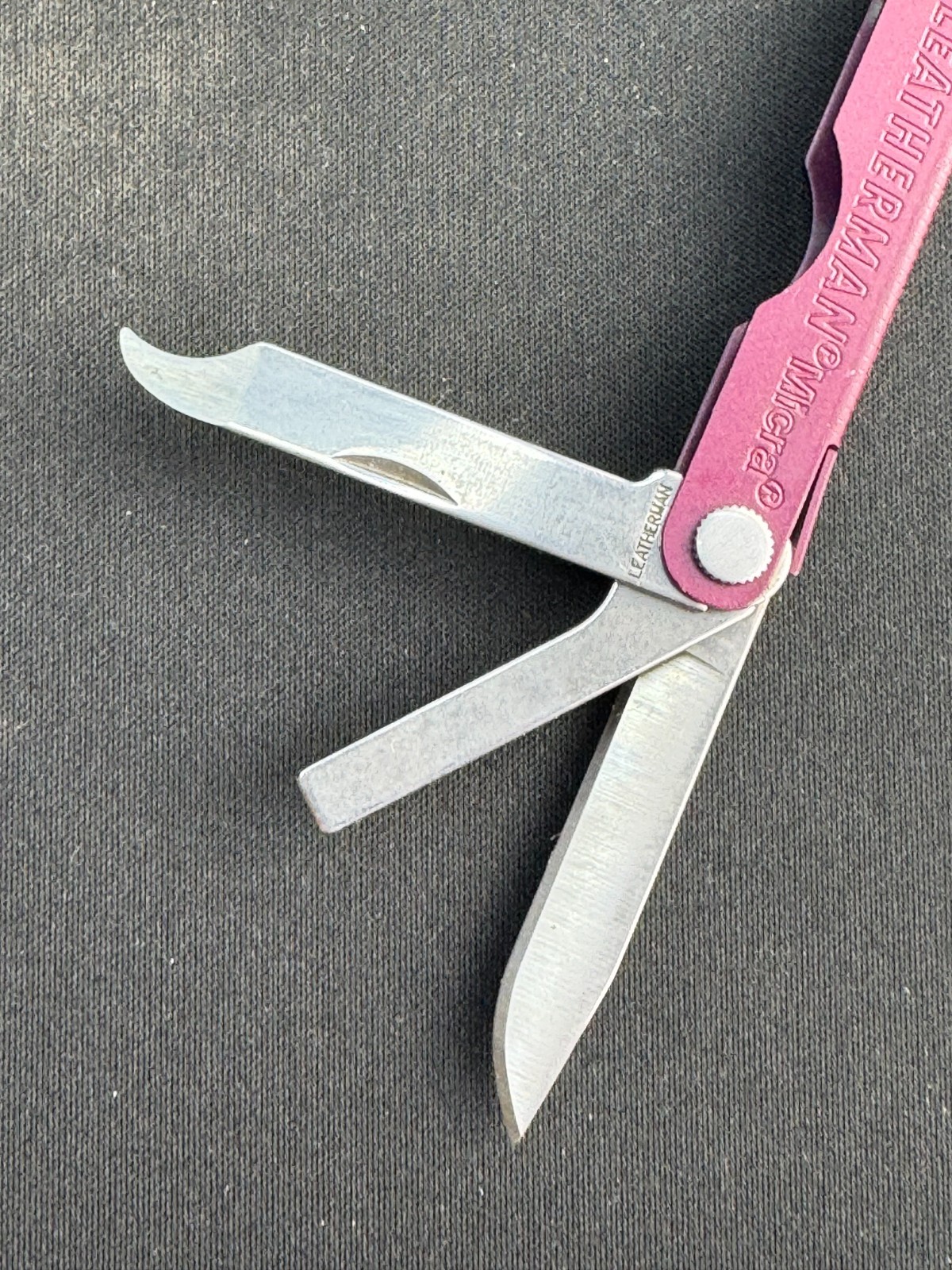 Leatherman Micra 10 in 1 Multitool Anodized Aluminum – Cherry