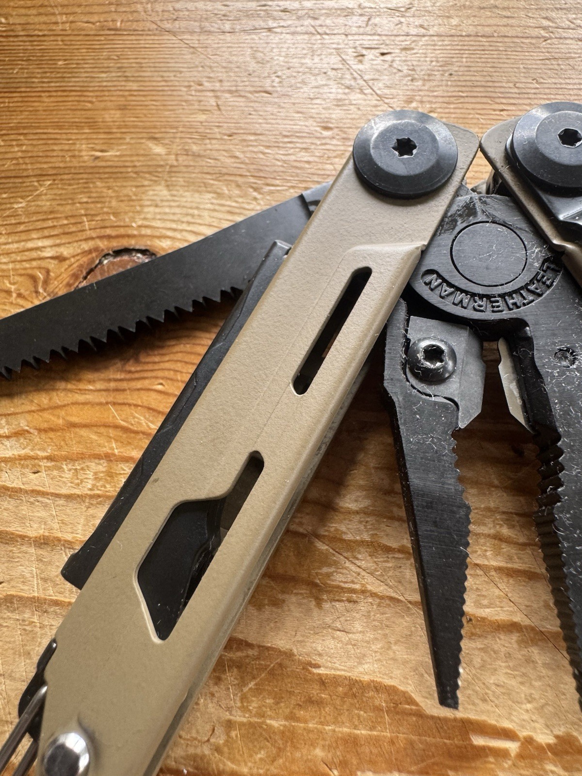 Leatherman Signal Multitool Coyote Tan Black Oxide – Factory Replacement NEW