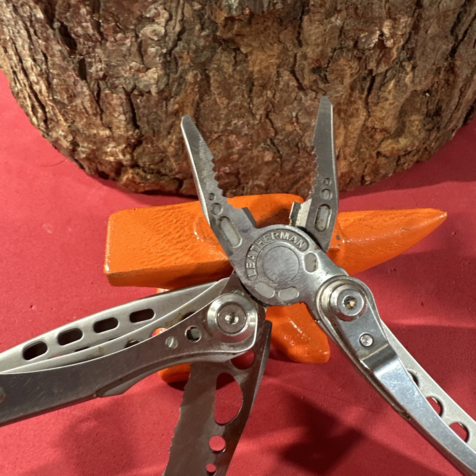 Leatherman Skeletool Silver Multi-Tool Pliers Knife Knife Screw Driver NICE CO