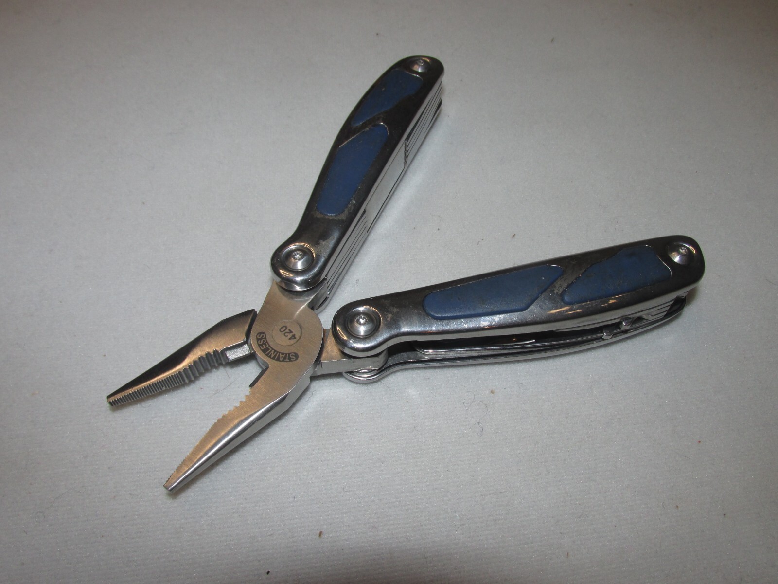11 Tool Handheld Multi Tool * Unbranded * Pliers Knife Saw Screwdriver