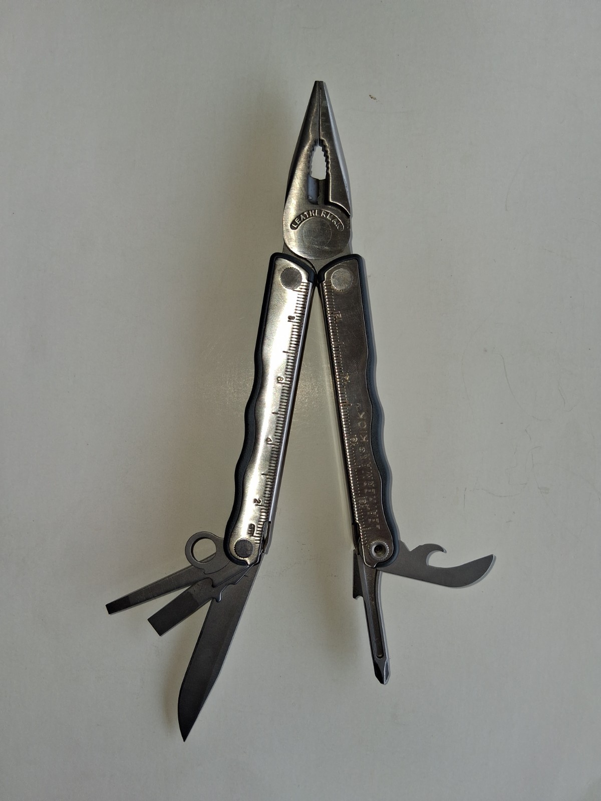 Leatherman Kick Multi-Tool USA Great shape W / Leather case