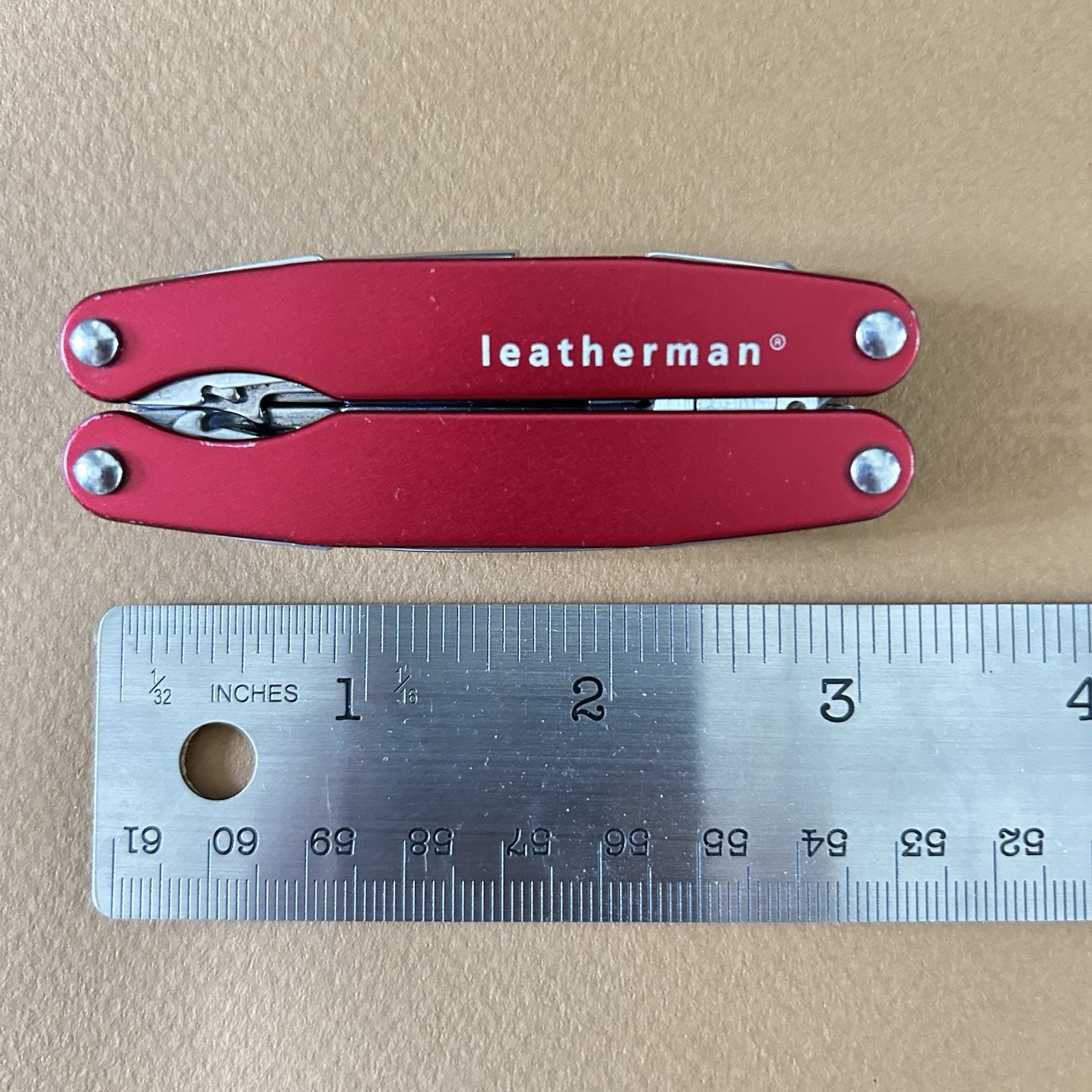 Leatherman Juice C2 Red Multi Tool Pocket Knife Corkscrew Compact EDC Retired