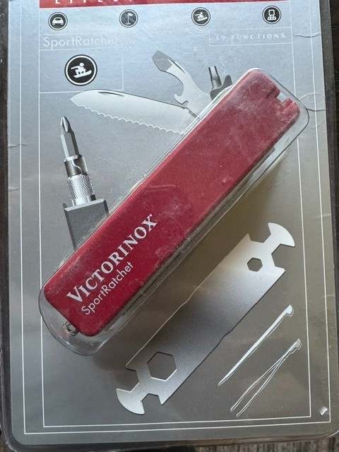 Victorinox Swiss Army Knife, Sport Ratchet/Pouch 19 functions *NEW IN PACKAGING*