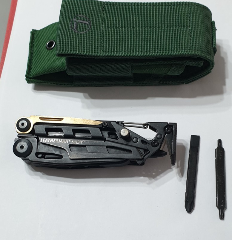 🔥🔥🔥 Leatherman MUT Multi Tool Military Green Sheath Retired Collectable Rare