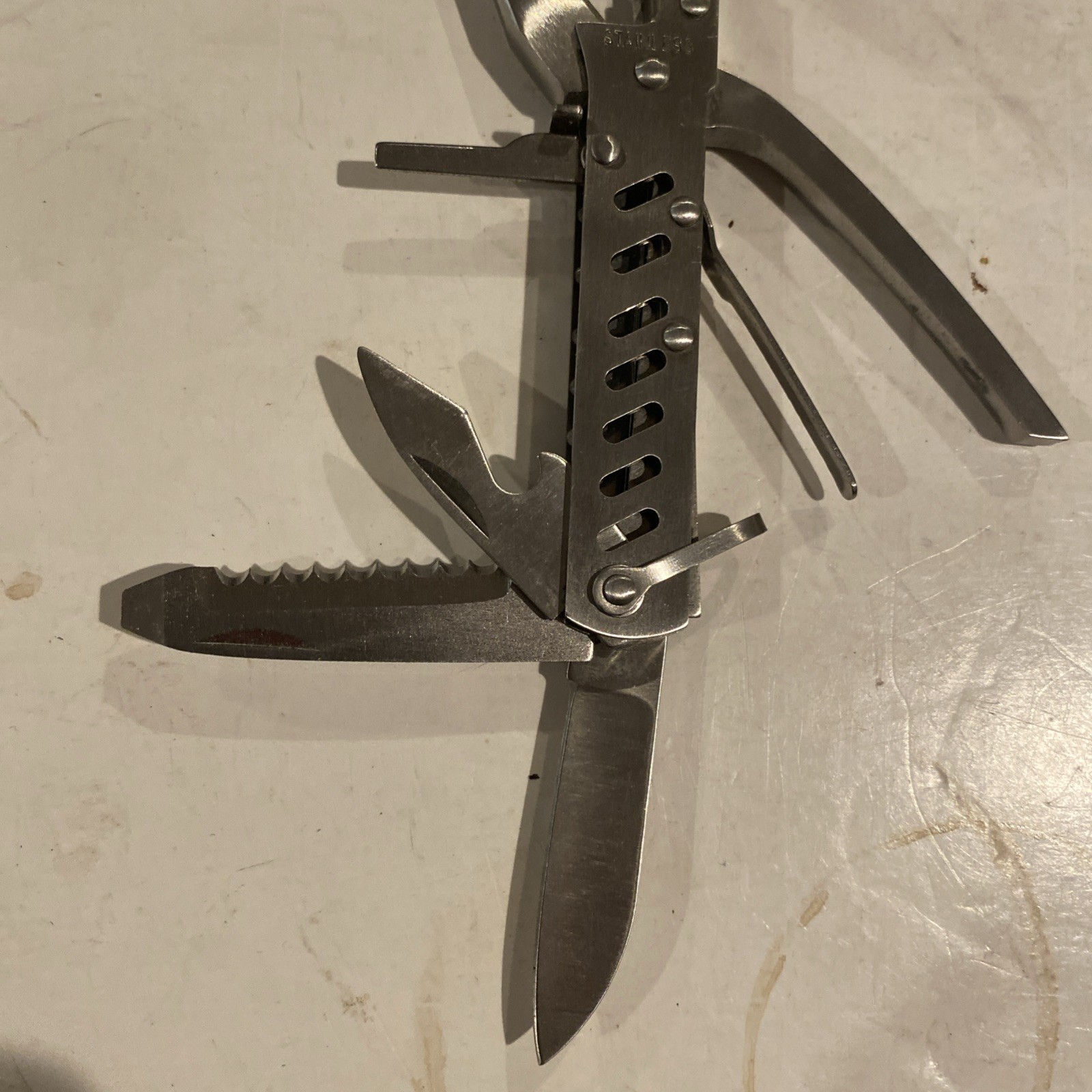 Stainless Steel Multi-function Tool Plier Compact Pocket Wire Pliers Knife Saw