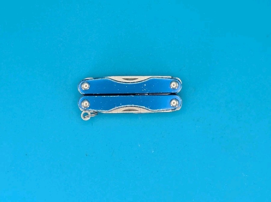 Leatherman Squirt S4 Multi-Tool, Key Ring, Retired, BLUE!