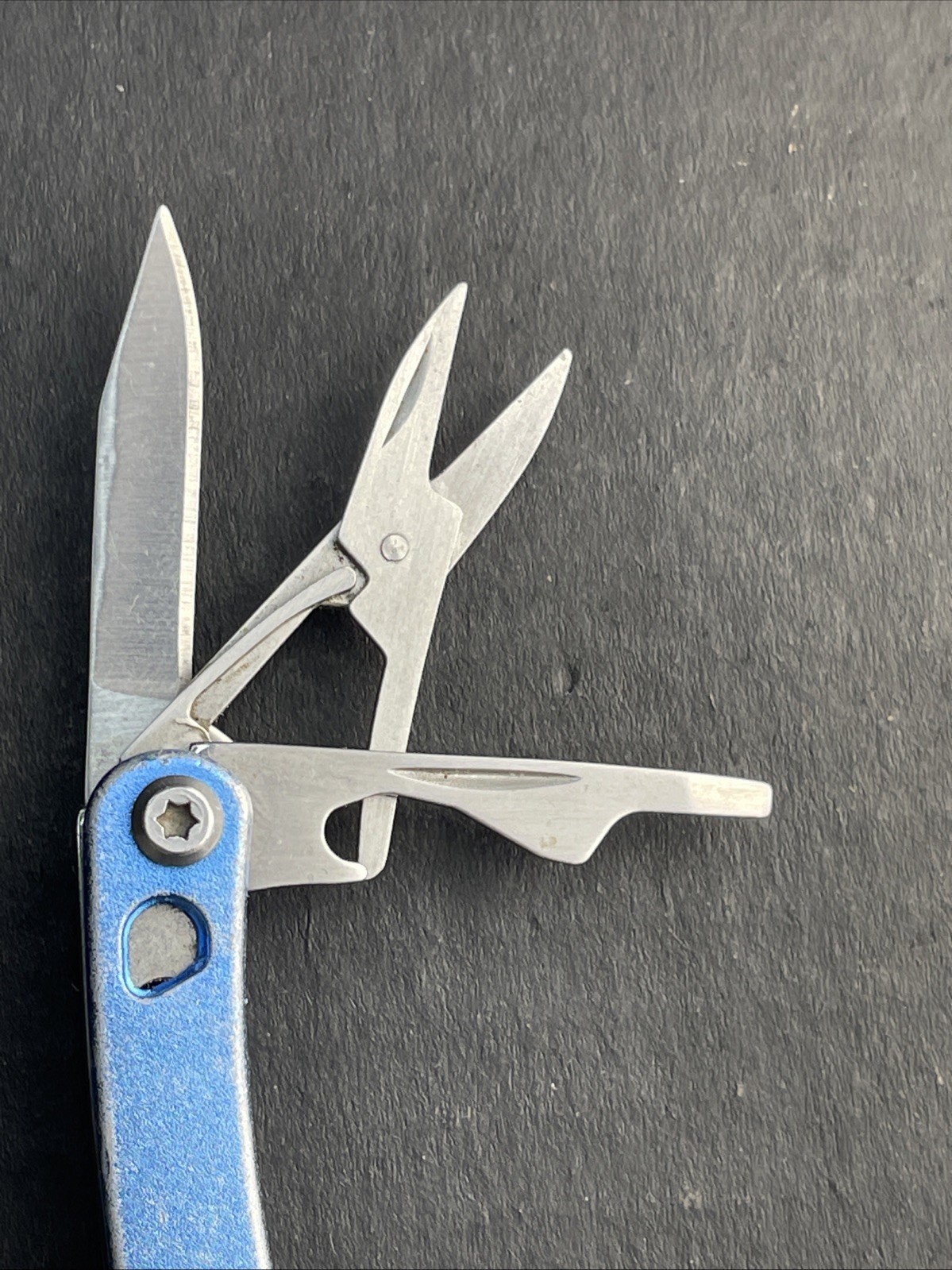 Urban Gear Mini Multitool – Versatile Pocket Tool