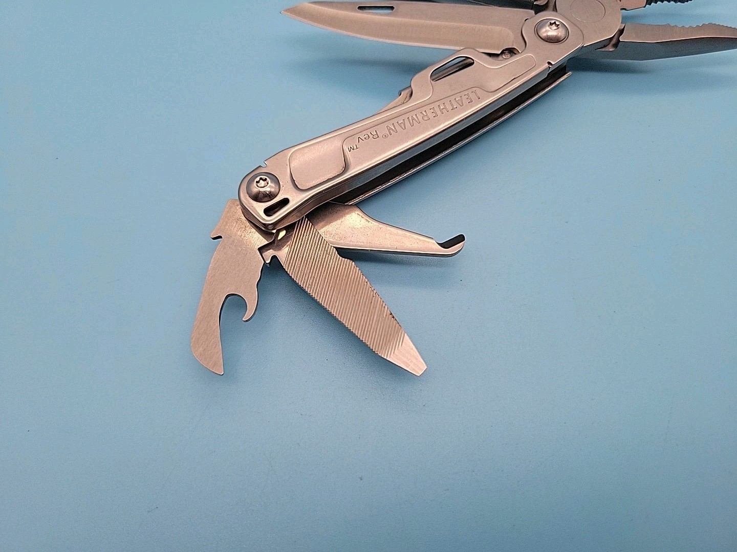 Leatherman Rev Multi-Tool – Pliers, Knife, Screwdrivers, Can Opener, File