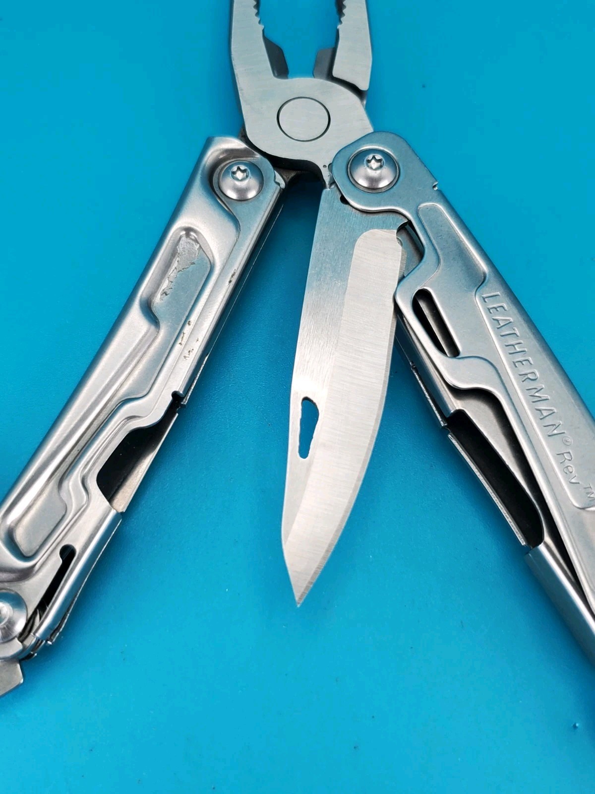 Leatherman Rev 3.8″ Multi-Tool, Stainless!