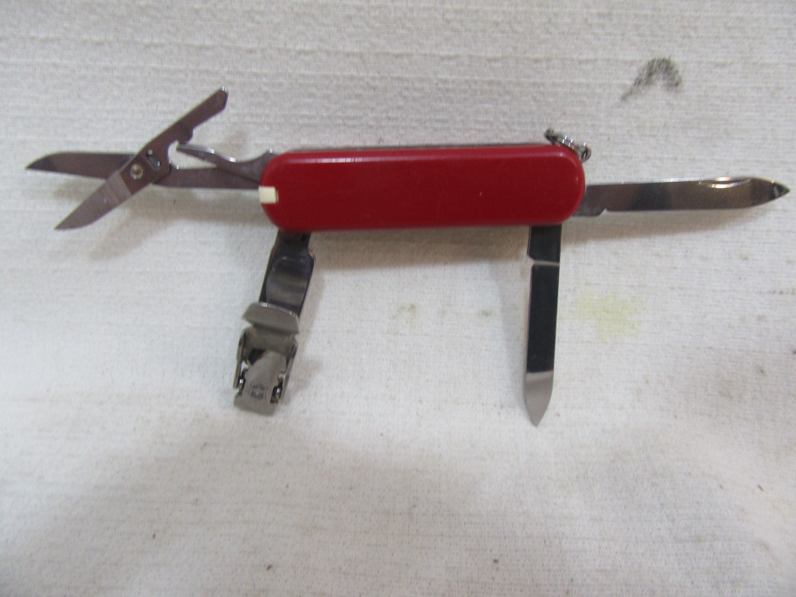 Victorinox 0.6463.T2 Folding Pocket Knife Nail Clip 580 Red NICE