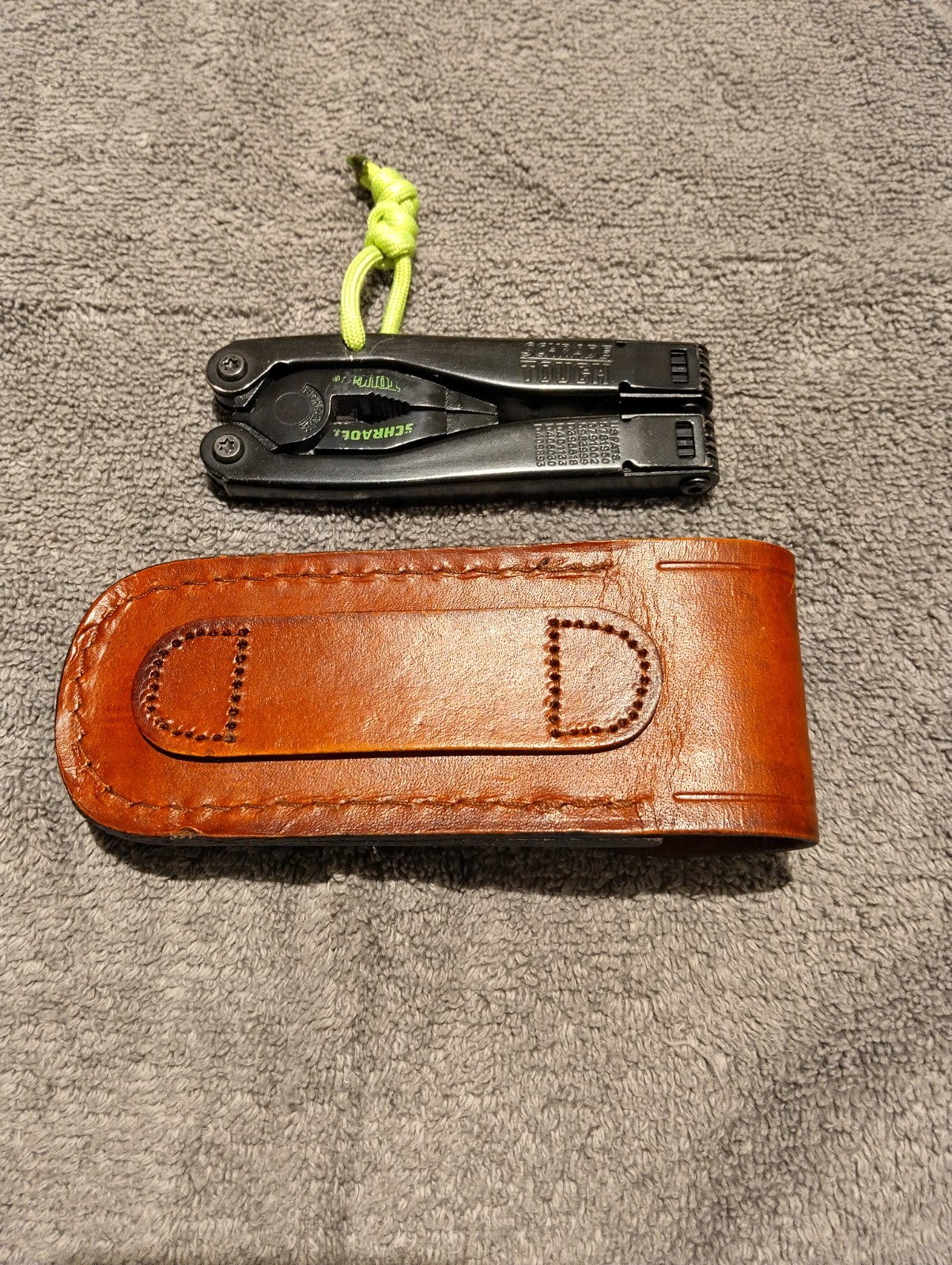 SCHRADE TOUGH TOOL Multitool/Black Finish with Leather Sheath