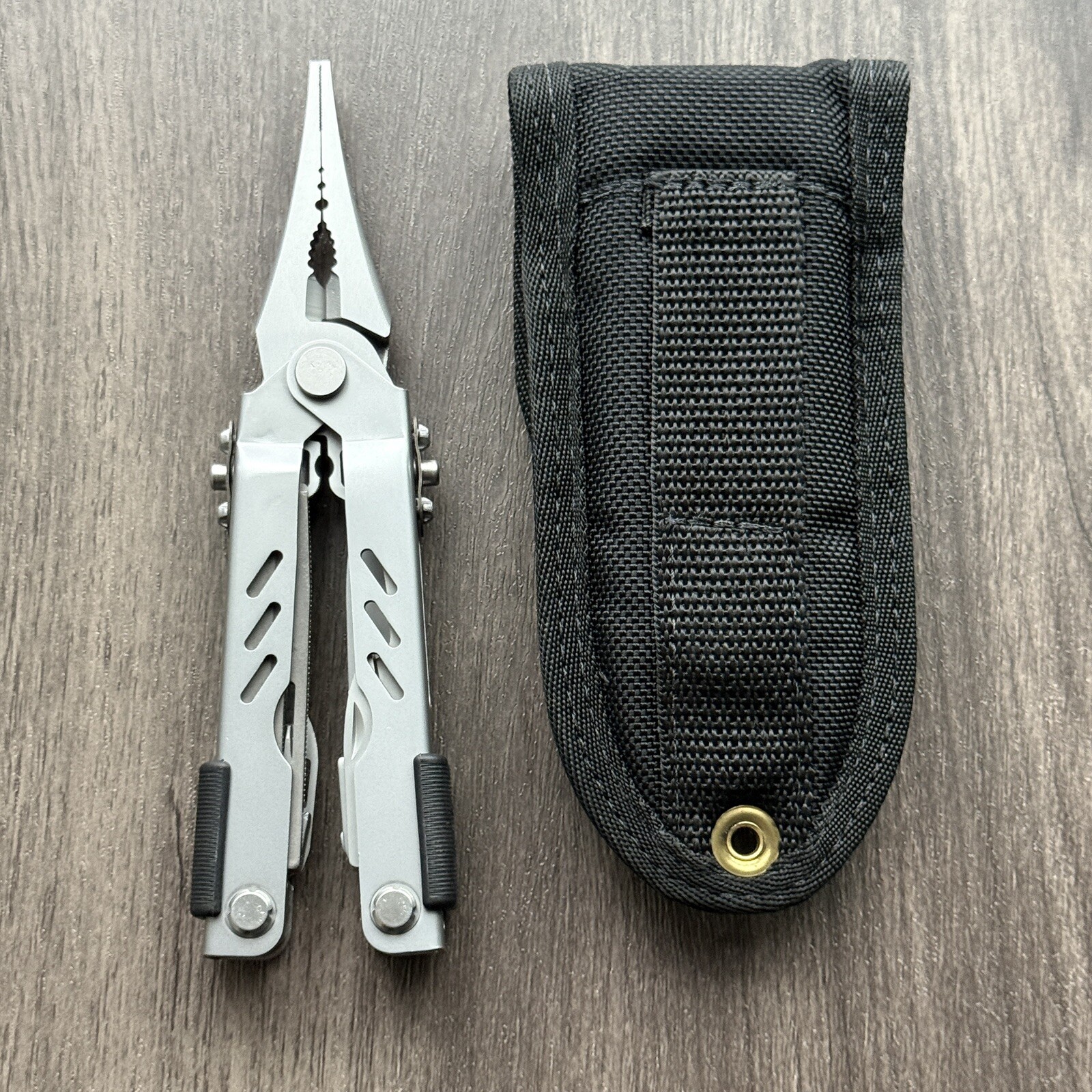 Gerber Fisherman Compact Multi Plier MP400 w/Tweezers & Extra Long Pliers